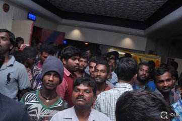 Mukunda Movie Hungama at Sandhya Theatre